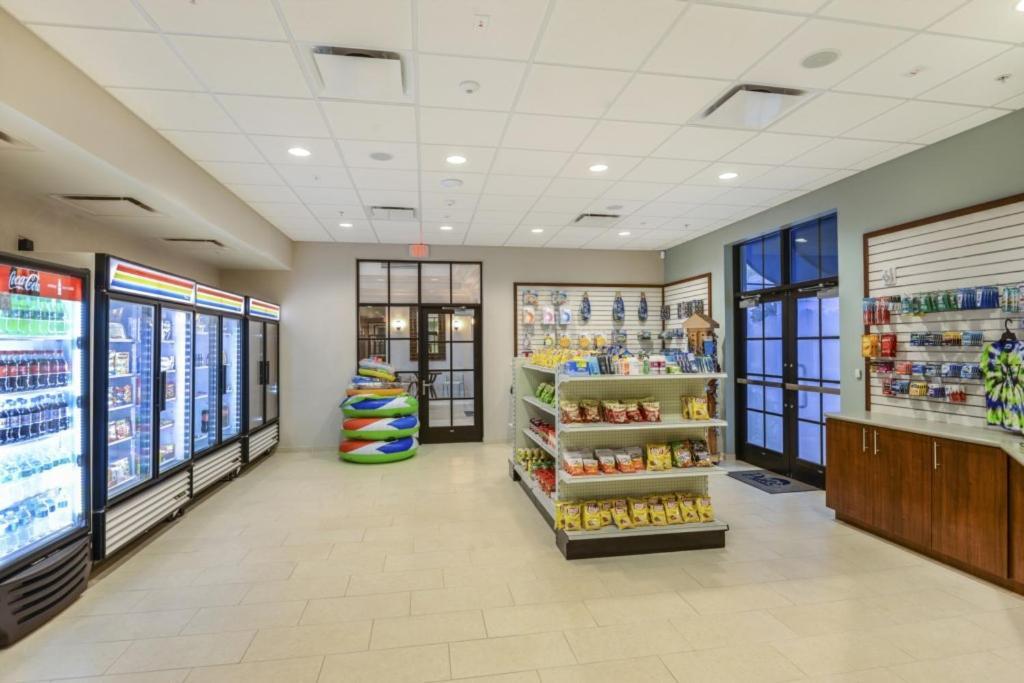 8 Bedroom Vacation In Windsor At Westside