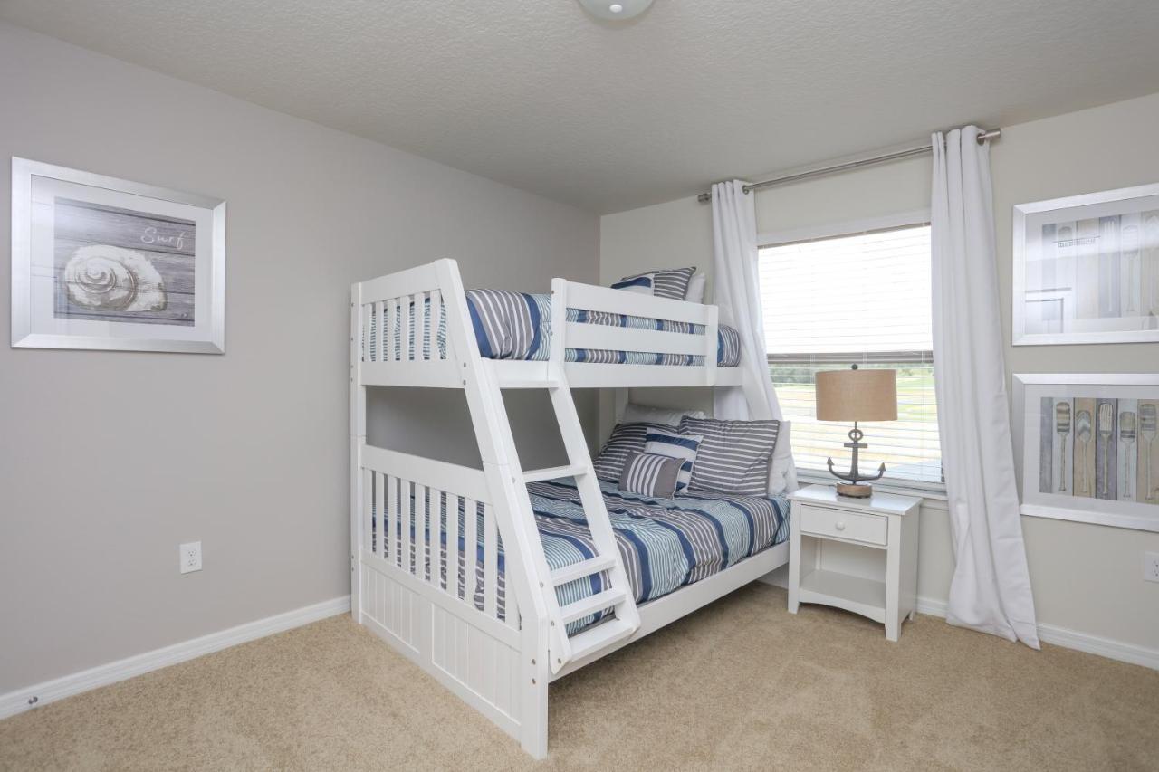 Villa 8 Bedroom Vacation In Windsor At Westside