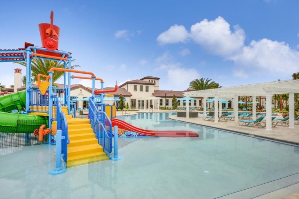 9 Bedroom Vacation In Windsor At Westside Villa *