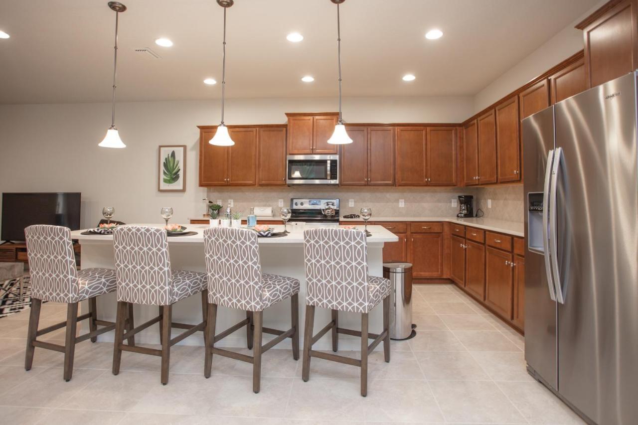Villa 9 Bedroom Vacation In Windsor At Westside