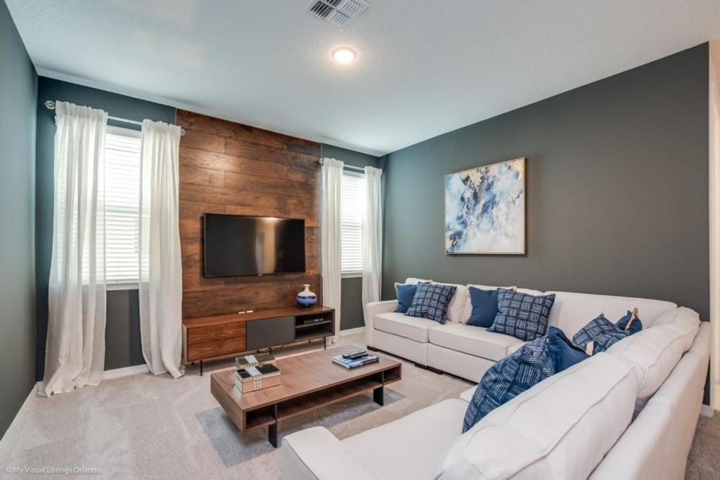 Solara 9 Bedroom 6 Bathroom Orlando