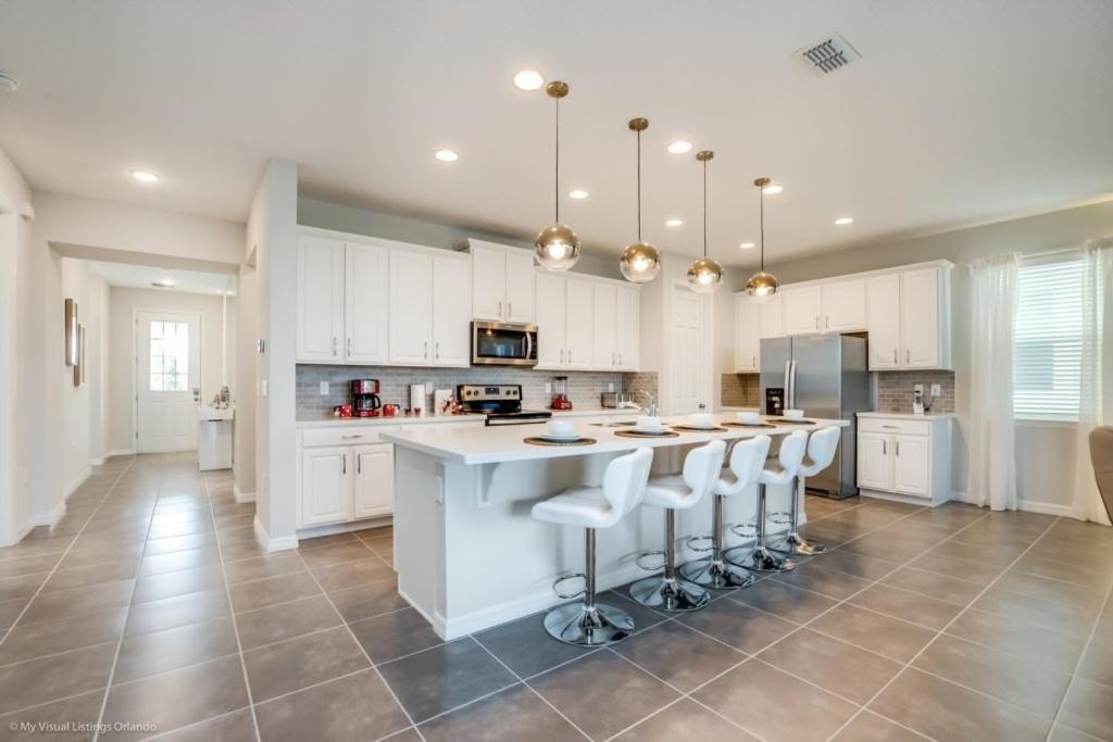 Solara 9 Bedroom 6 Bathroom * Orlando