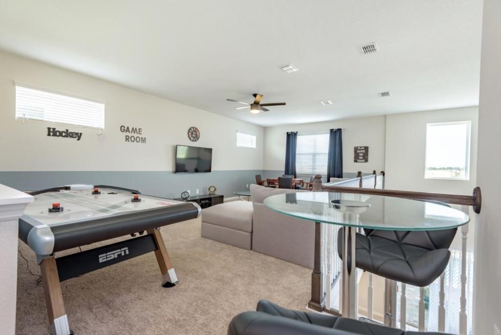 Amazing 6 Bedroom 5 Bathroom Solara Orlando