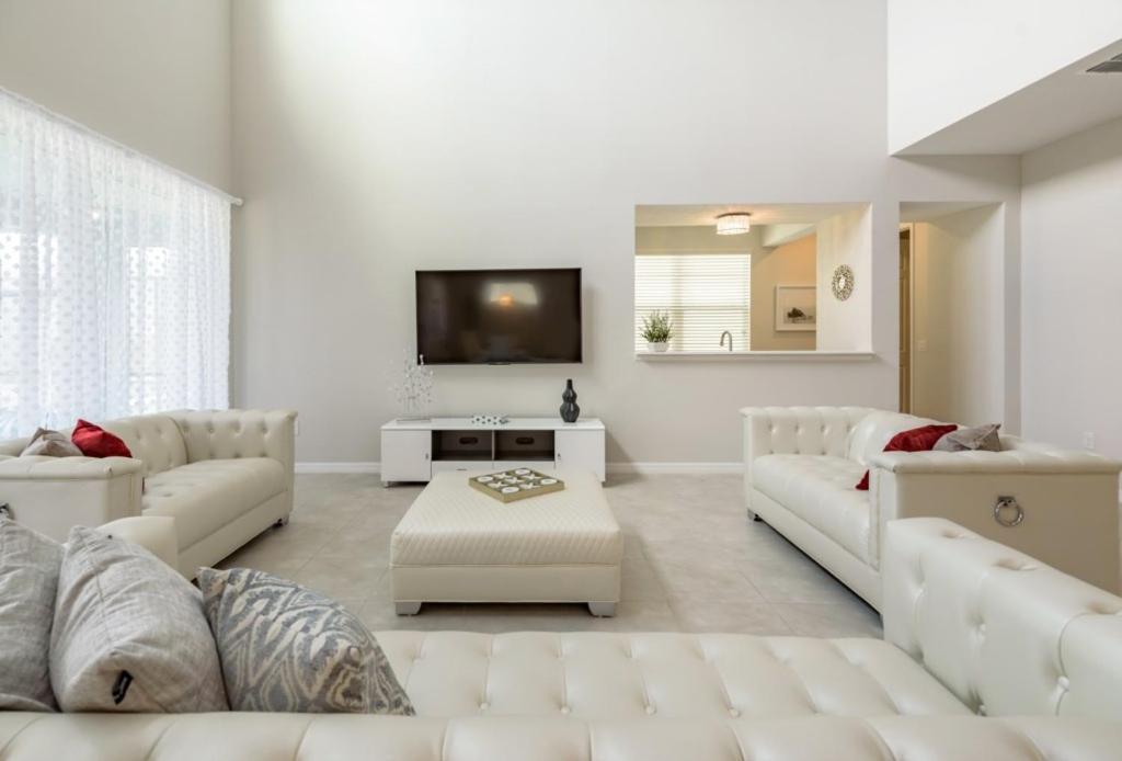 Amazing 6 Bedroom 5 Bathroom Solara *