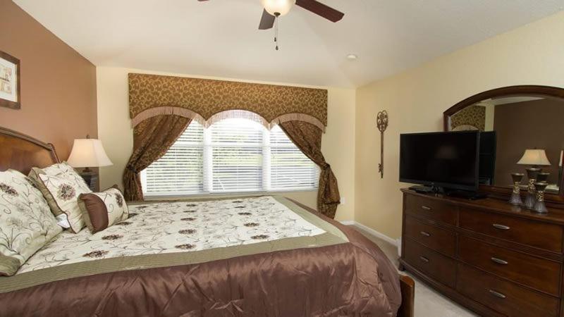 Luxurious 6 Bedroom 4 Bath In Windsor Hills Holiday home *