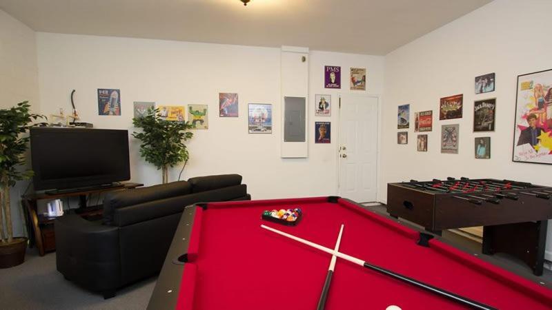 Luxurious 6 Bedroom 4 Bath In Windsor Hills *
