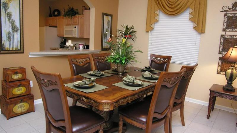 Excutive 6 Bedroom 4 Bath Pool And Spa Home Orlando