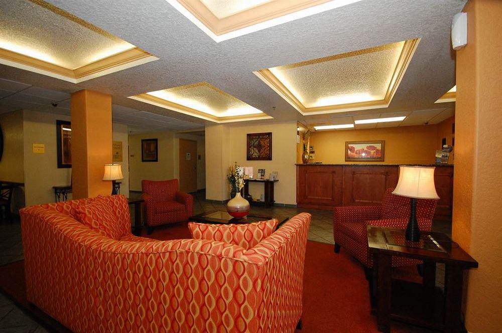 Hotel Western Universal - Newly Renovated! 3*