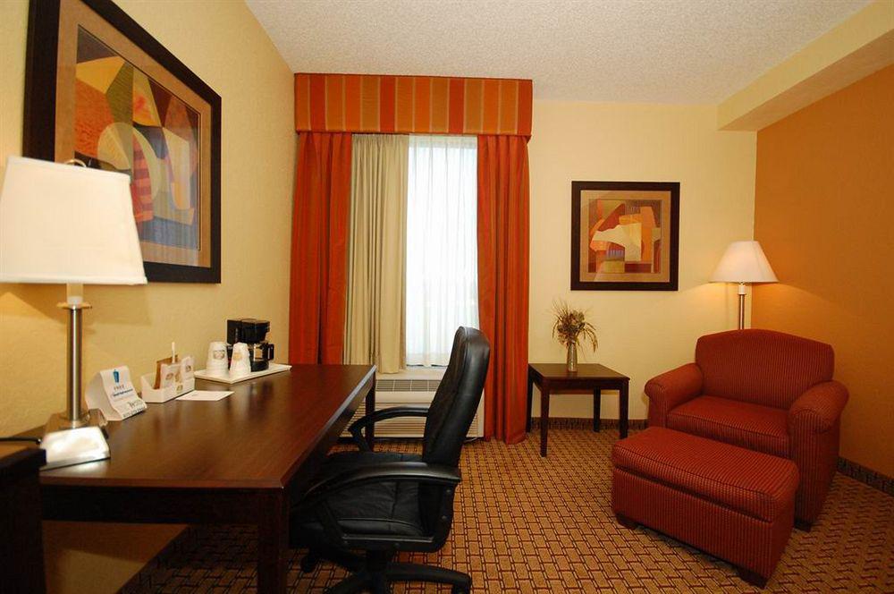 Western Universal - Newly Renovated! 3*