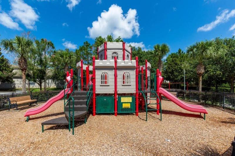 Beautiful 3 Bed 3 Bath Townhome With View *