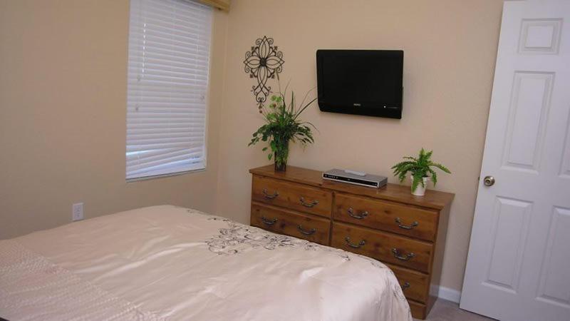 Excutive 6 Bedroom 4 Bath Pool And Spa Home *