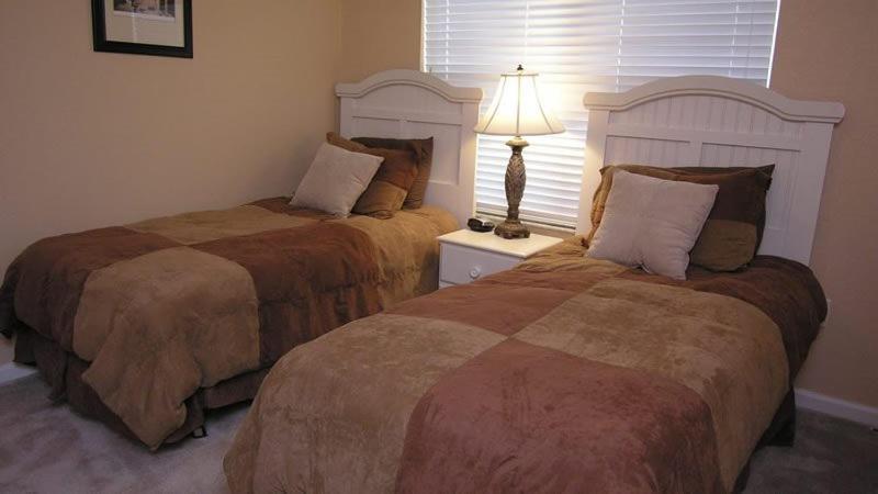 Excutive 6 Bedroom 4 Bath Pool And Spa Home *