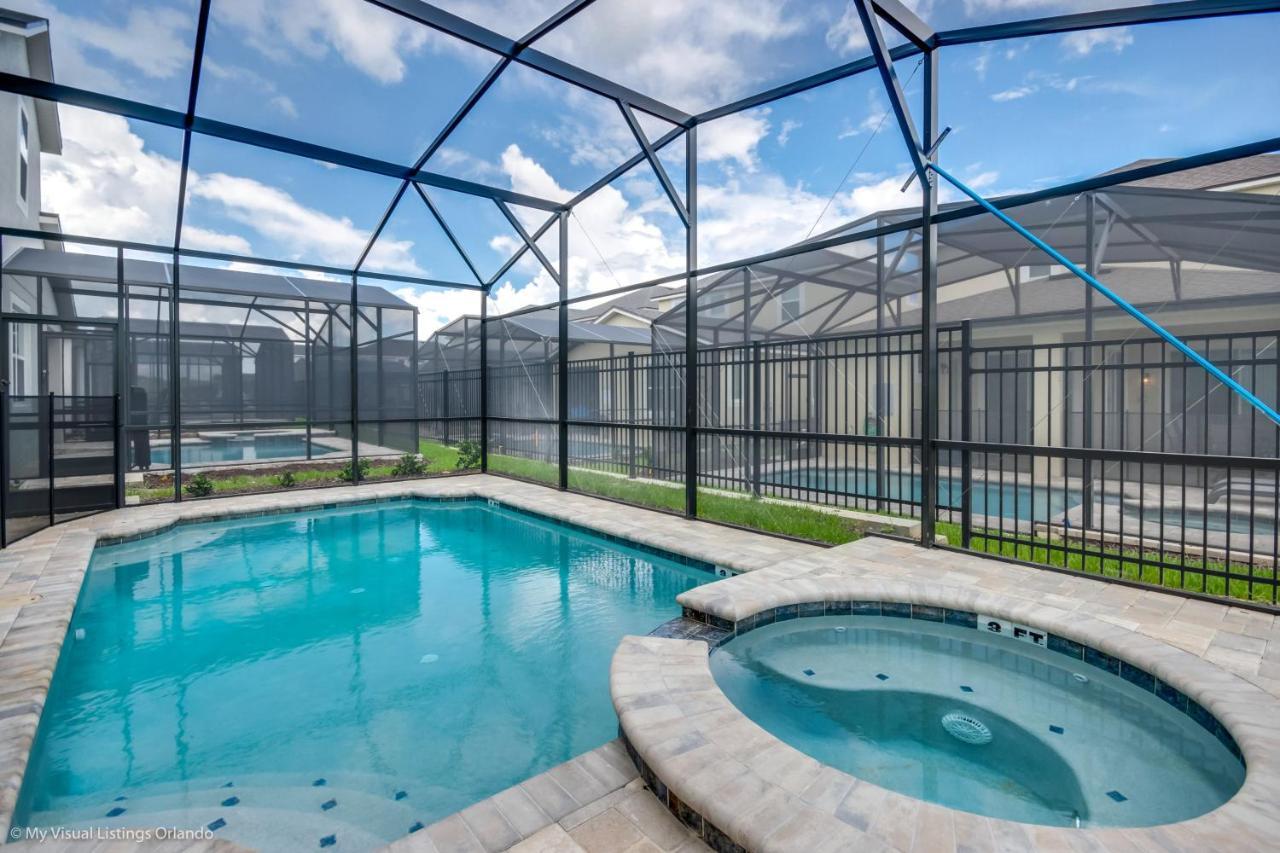 Brand New 7 Bedroom Private Pool 8 Min From