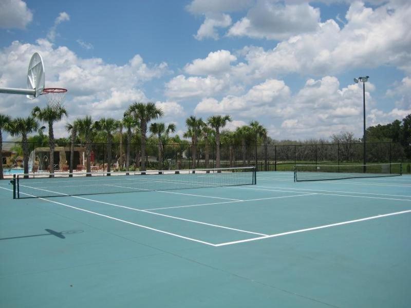 Beautiful 4 Bedroom 3 Bath Town House In The Fabulous Paradise Palms *