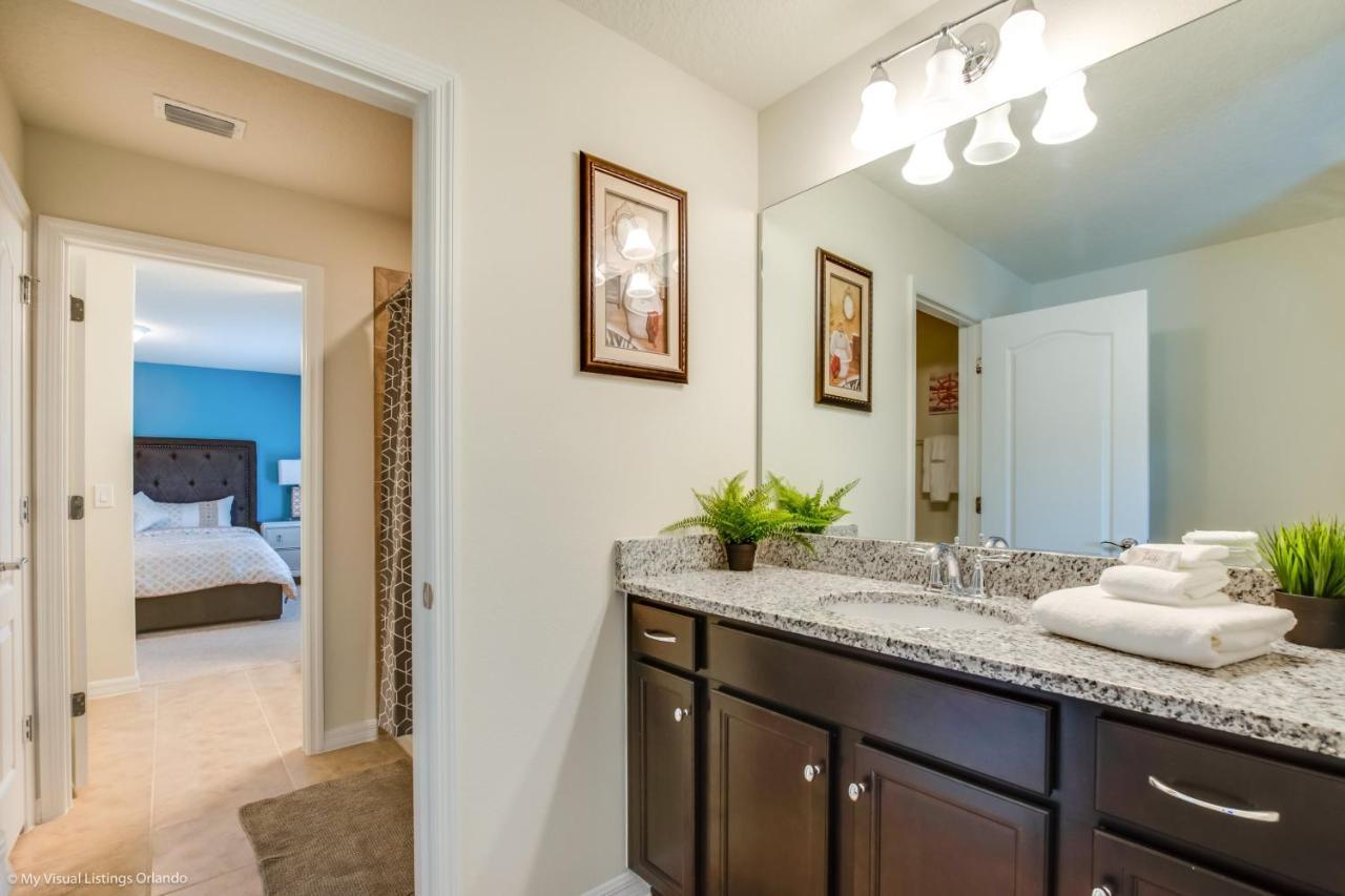 Villa 8875 Ultimate 8 Bedroom 6 Bathroom Windsor *