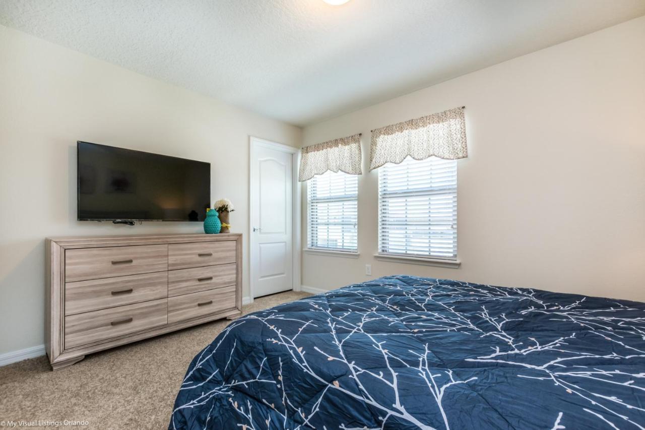 8875 Ultimate 8 Bedroom 6 Bathroom Windsor Villa