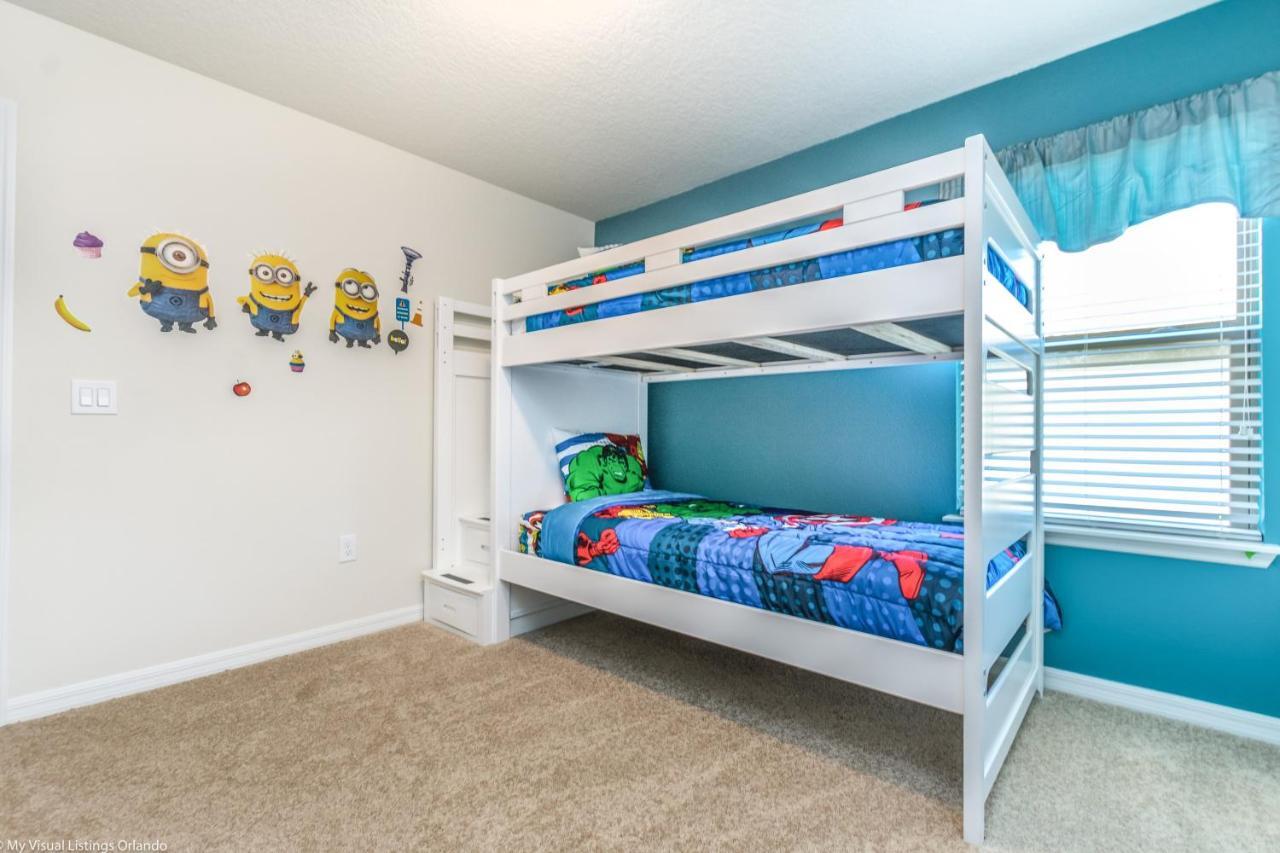 8875 Ultimate 8 Bedroom 6 Bathroom Windsor