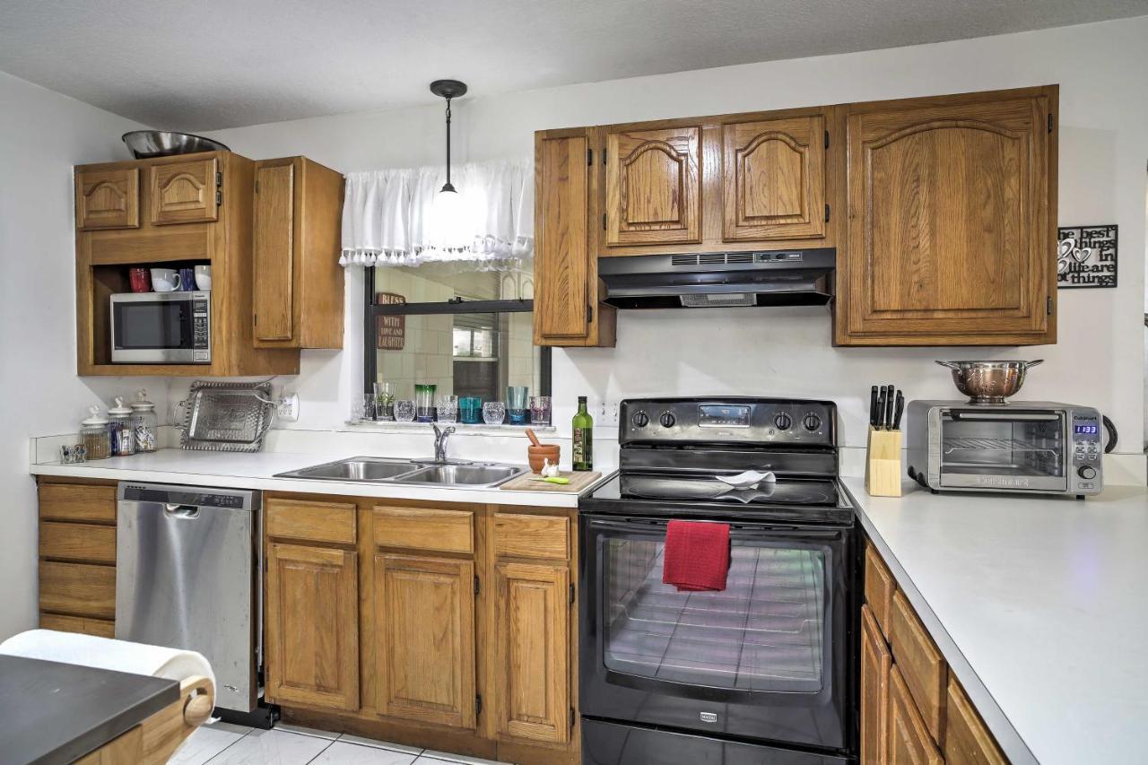 Quiet Near Shopping And 15 Miles From Orlando! *