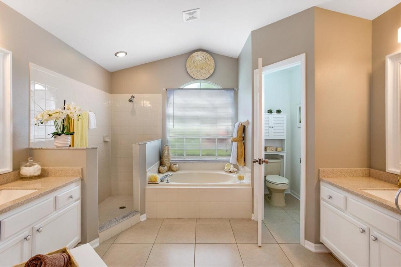 #503 Stunning 4 Bed, 3 Bath With Southwest Facing Pool And Villa Orlando