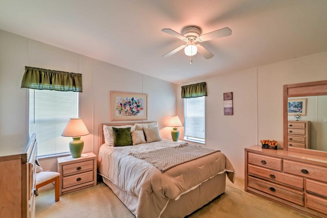 Water-view Patio, Pool Access 4mi To Disney Villa *