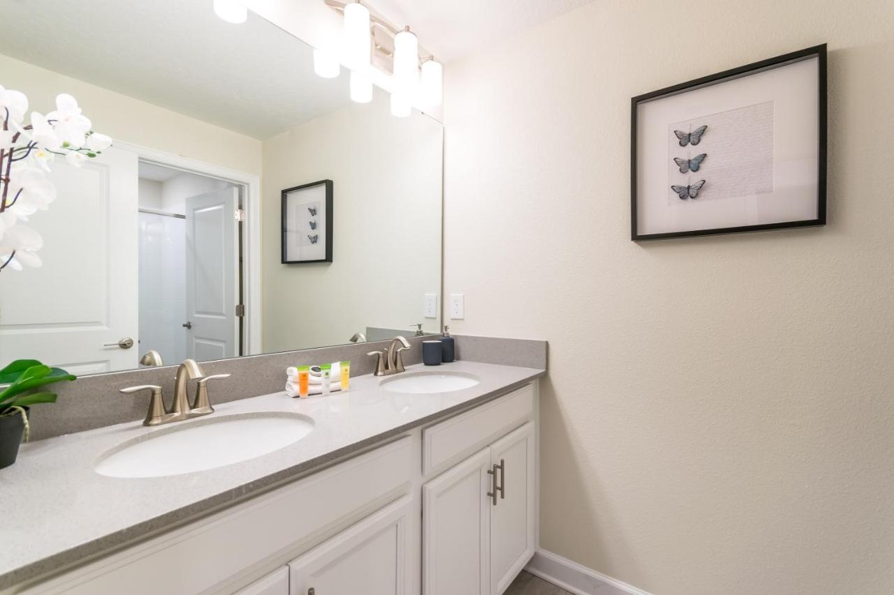 4962 Windermere Ave Villa *