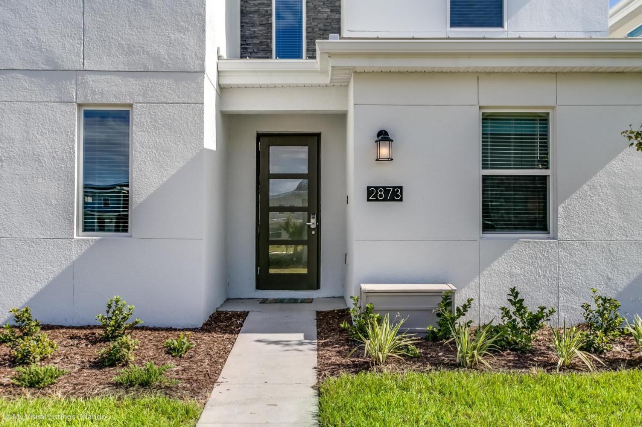 2873 Stanza Court * Orlando