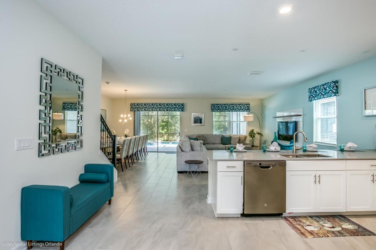 Villa 2873 Stanza Court *