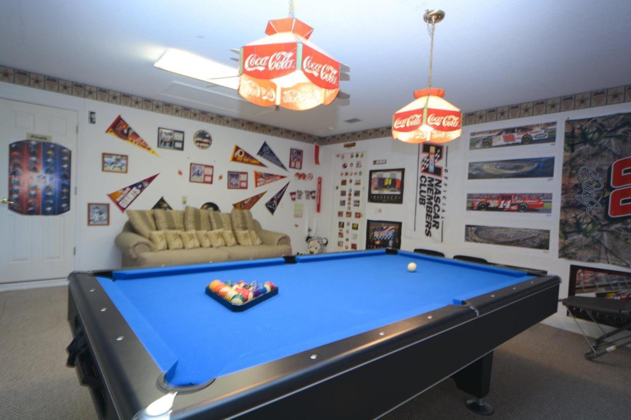 324107 4-bed Area Pool Home*spa *games Holiday home *