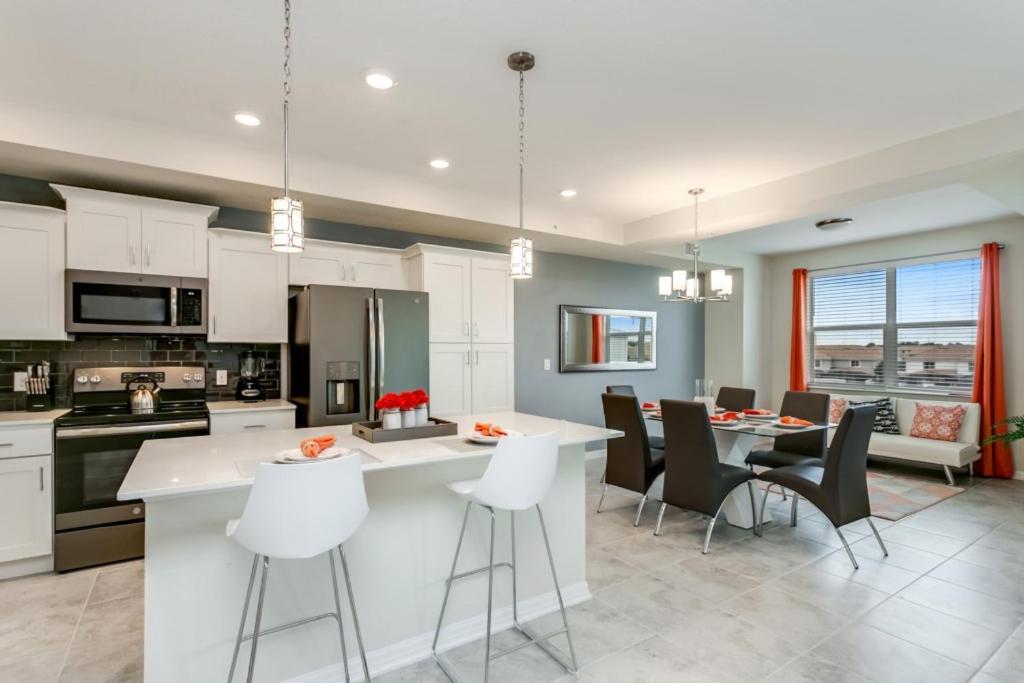 Amazing Story Brand New 3111u307 Apartment *