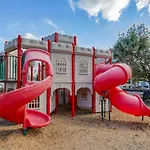 Windsor Dream - 6 Bedroom Resort Pool Home
