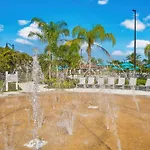 New Listing! Beautiful Townhome, Vista Cay 4019