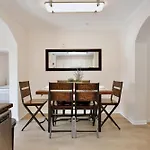 New In The Market Apt With Big Terrace!