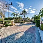 Is1-103 Lakefront Unit - Near Major Attractions