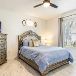 Fun-Filled Condo Mins From Disney W Pool Hot Tub & Games