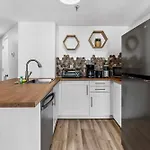 New Amazing 2 Bedrooms Nex To Universal