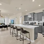7 Bedrooms - 5,5 Bathrooms - Windsor Cay 16203Tw
