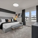 10 Bedrooms- 8 Bathrooms- Windsor Cay 16212Sm