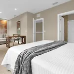 4 Bedroom-4,5 Bathroom-Magic Village Views3131Rw