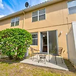 Comfy Townhome Minutes From Disney