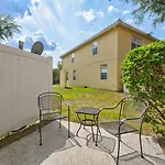 Comfy Townhome Minutes From Disney