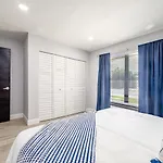 561J) Large 2 Bedroom With King Bed And Patio