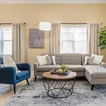 561) Large 3 Bedroom With King Bed
