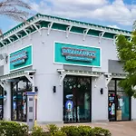 Turquoise Breeze - Close To Disney