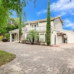 Ultimate 6 Bedroom 5 Bathroom On Bay Hill