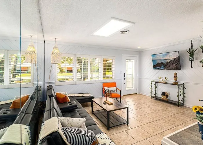Comfortable 3Br Airport Access Pet-Friendly