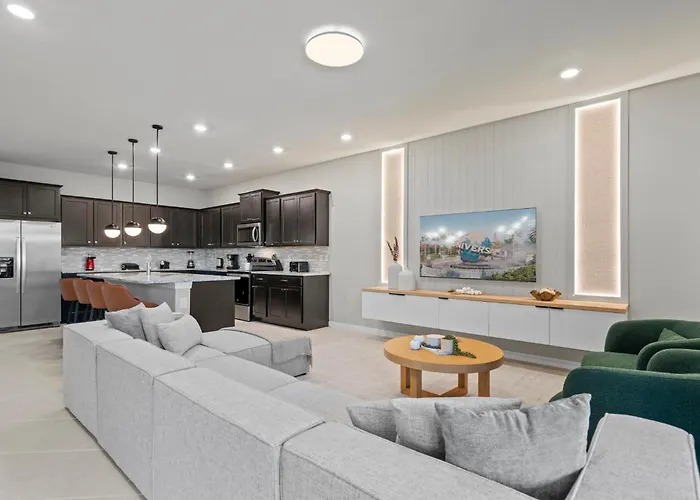 10 Bedroom- 8 Bathroom- Windsor Cay 16276Sk