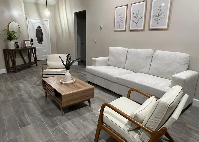 Magical Getaway Near Disney 4Bd-2Bth Home