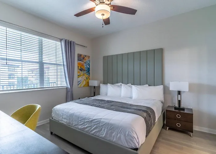 4001 Vista Cay