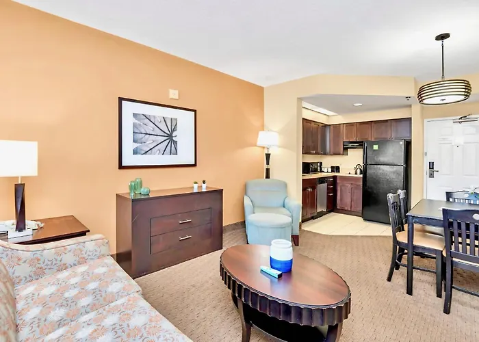 Condo With Hot Tub And Pool