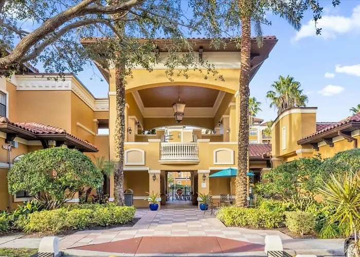 Resort Style Condo 4 Miles From Disney